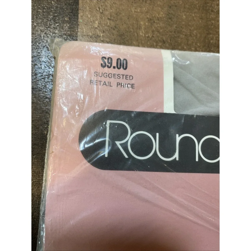 Round the Clock Vintage Pantyhose‎ Dove Gray Textured 1988 Sheer Sandaltoe Sz B